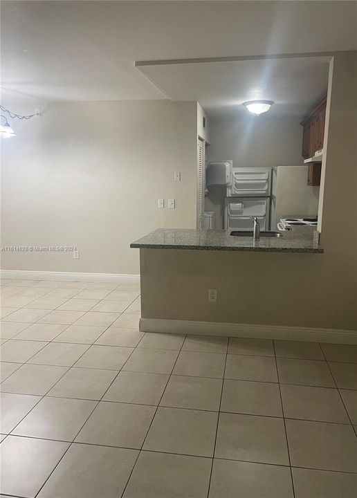 For Rent: $2,000 (2 beds, 2 baths, 750 Square Feet)