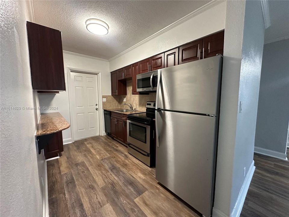 For Rent: $2,295 (2 beds, 1 baths, 0 Square Feet)