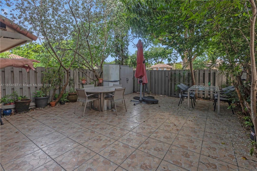 For Sale: $520,000 (2 beds, 2 baths, 2070 Square Feet)