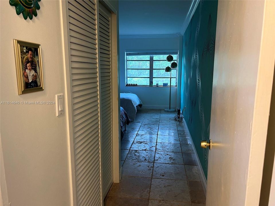 For Rent: $2,150 (1 beds, 1 baths, 878 Square Feet)