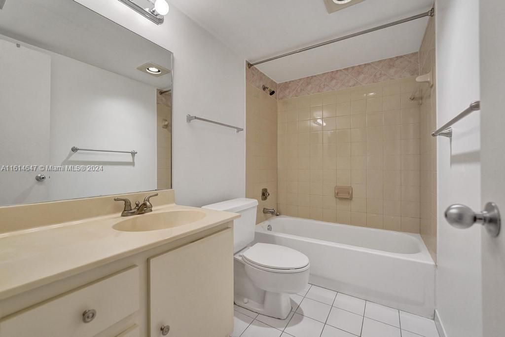 出租: $2,700 (2 贝兹, 2 浴室, 1126 平方英尺)