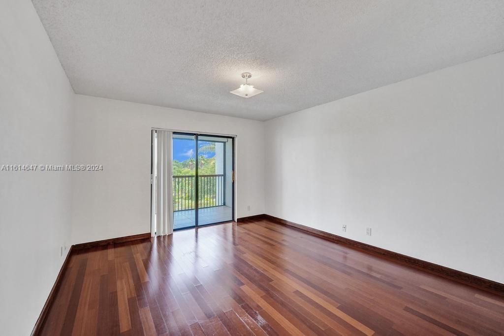 For Rent: $2,700 (2 beds, 2 baths, 1126 Square Feet)