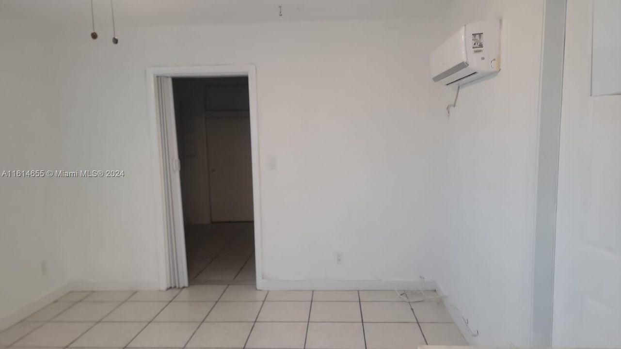 For Rent: $1,600 (1 beds, 1 baths, 1628 Square Feet)