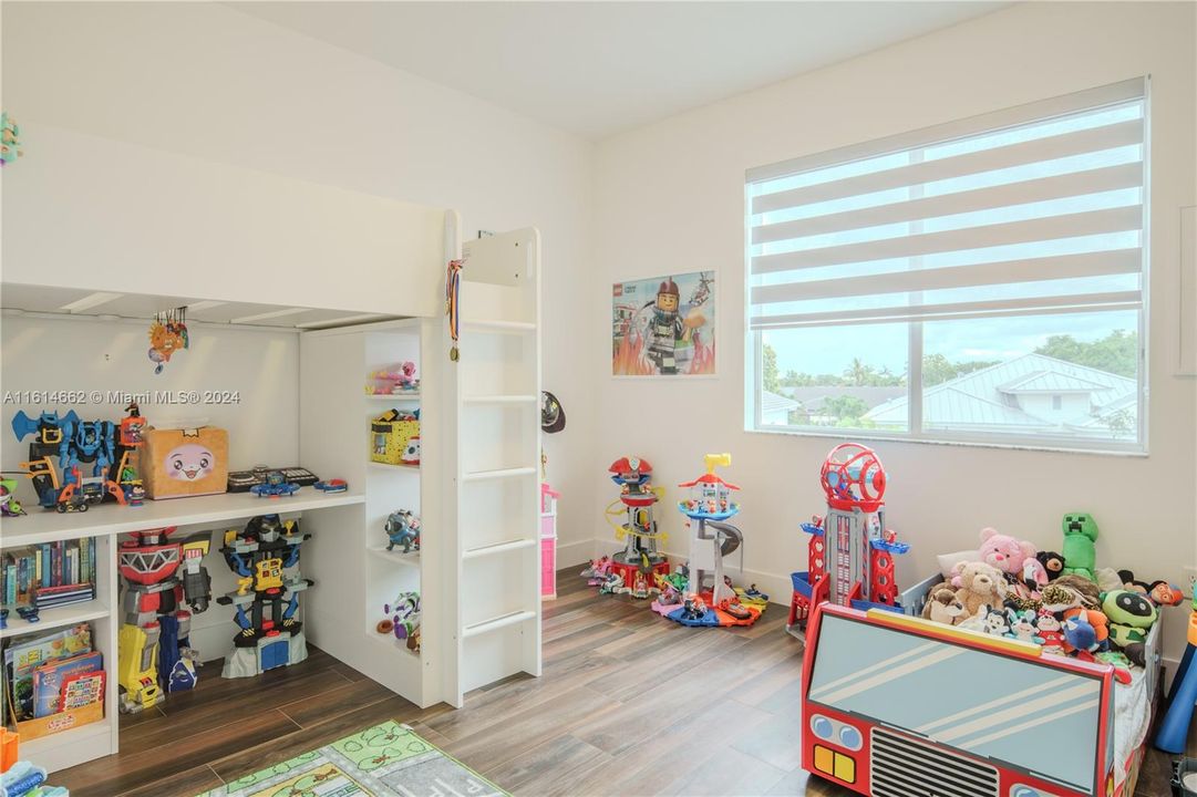 Child Bedroom with lots of Toy Friends