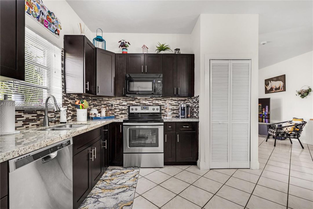 For Sale: $599,990 (3 beds, 2 baths, 1545 Square Feet)