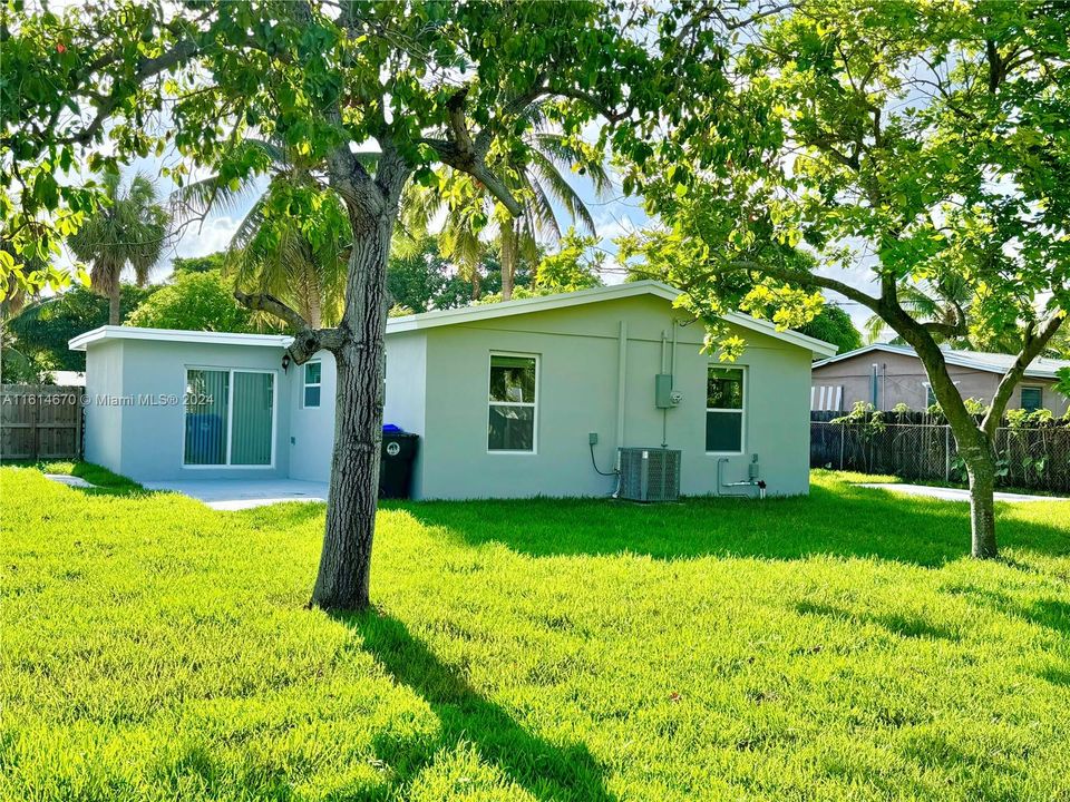 For Sale: $475,000 (3 beds, 2 baths, 1150 Square Feet)