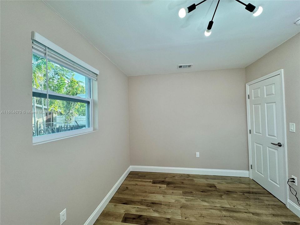 For Sale: $475,000 (3 beds, 2 baths, 1150 Square Feet)