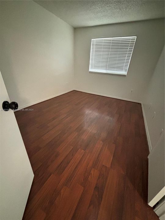 For Rent: $2,175 (2 beds, 1 baths, 838 Square Feet)