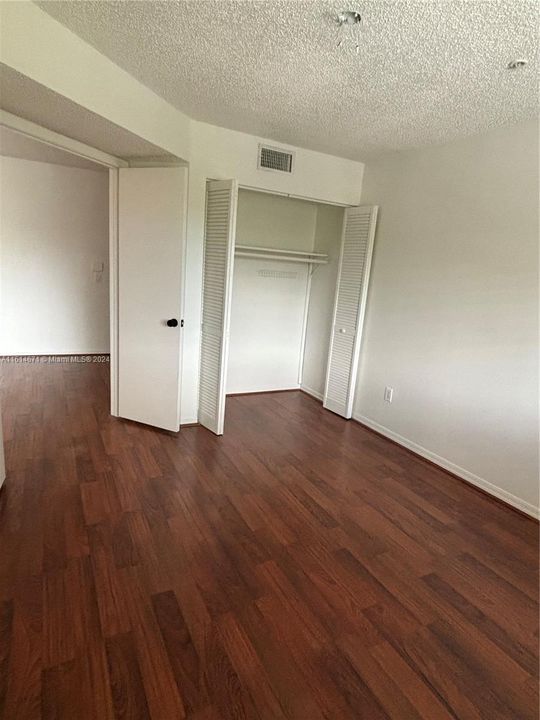 For Rent: $2,175 (2 beds, 1 baths, 838 Square Feet)