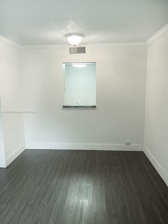 For Rent: $1,900 (1 beds, 1 baths, 634 Square Feet)