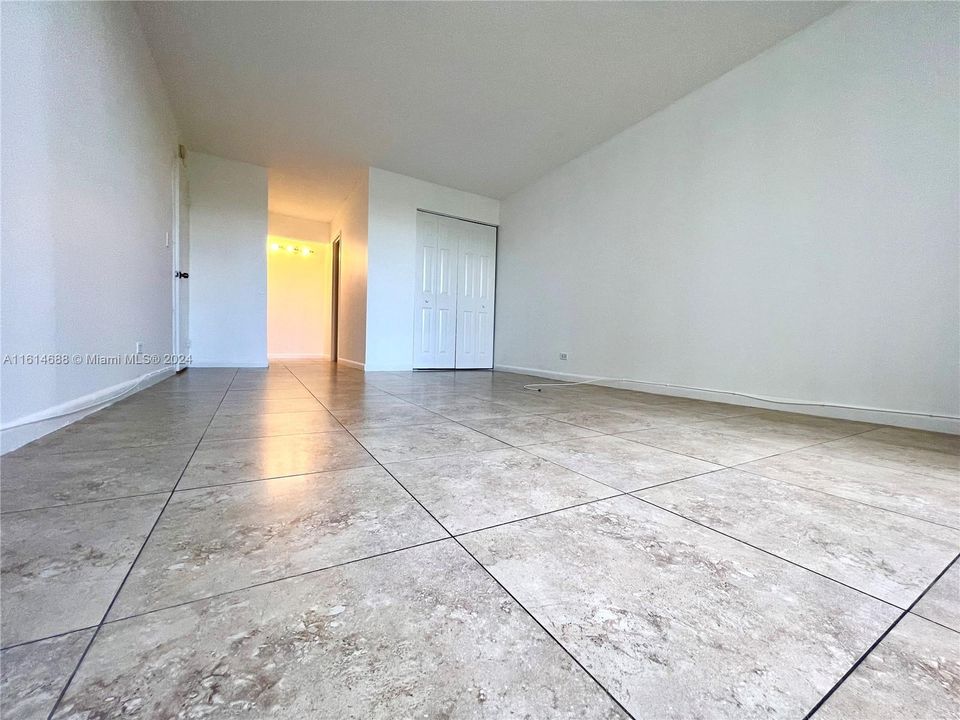 For Rent: $2,850 (2 beds, 2 baths, 1286 Square Feet)