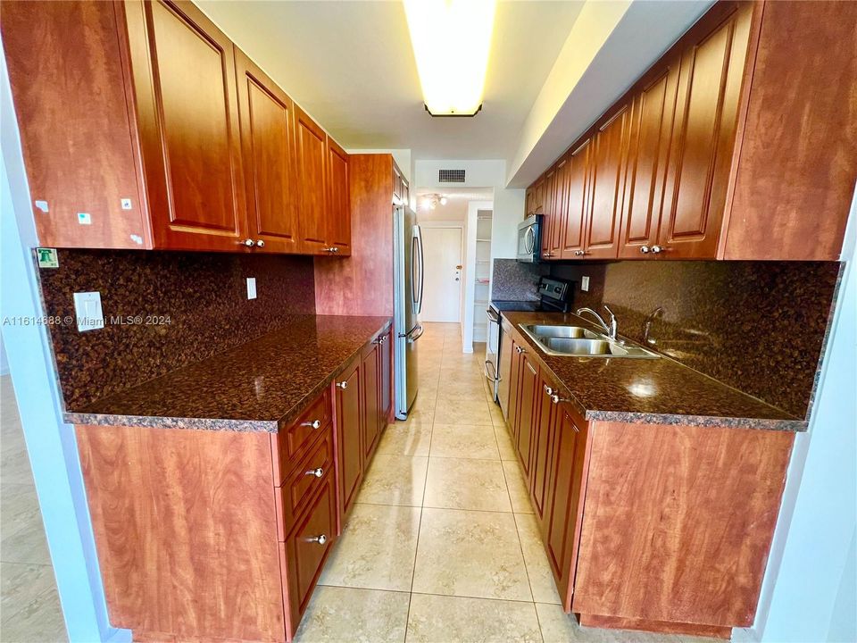 For Rent: $2,850 (2 beds, 2 baths, 1286 Square Feet)