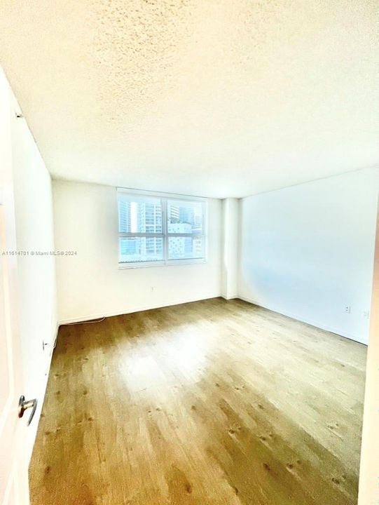 For Rent: $3,050 (1 beds, 1 baths, 750 Square Feet)