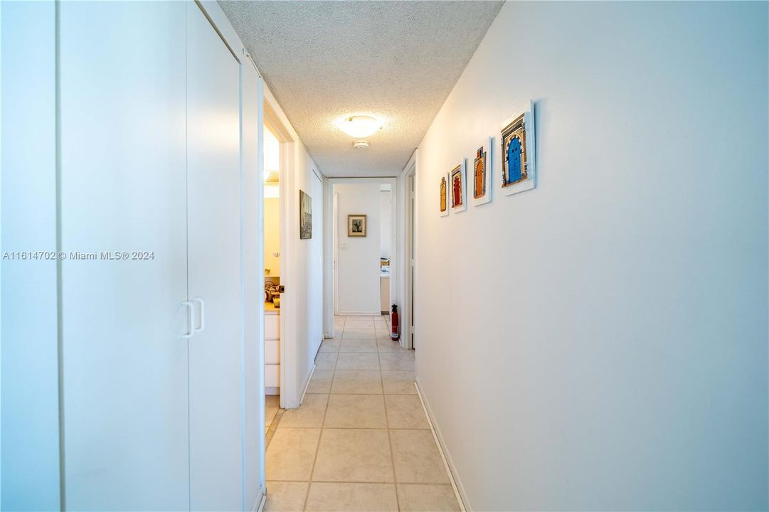 For Sale: $545,000 (2 beds, 2 baths, 1333 Square Feet)