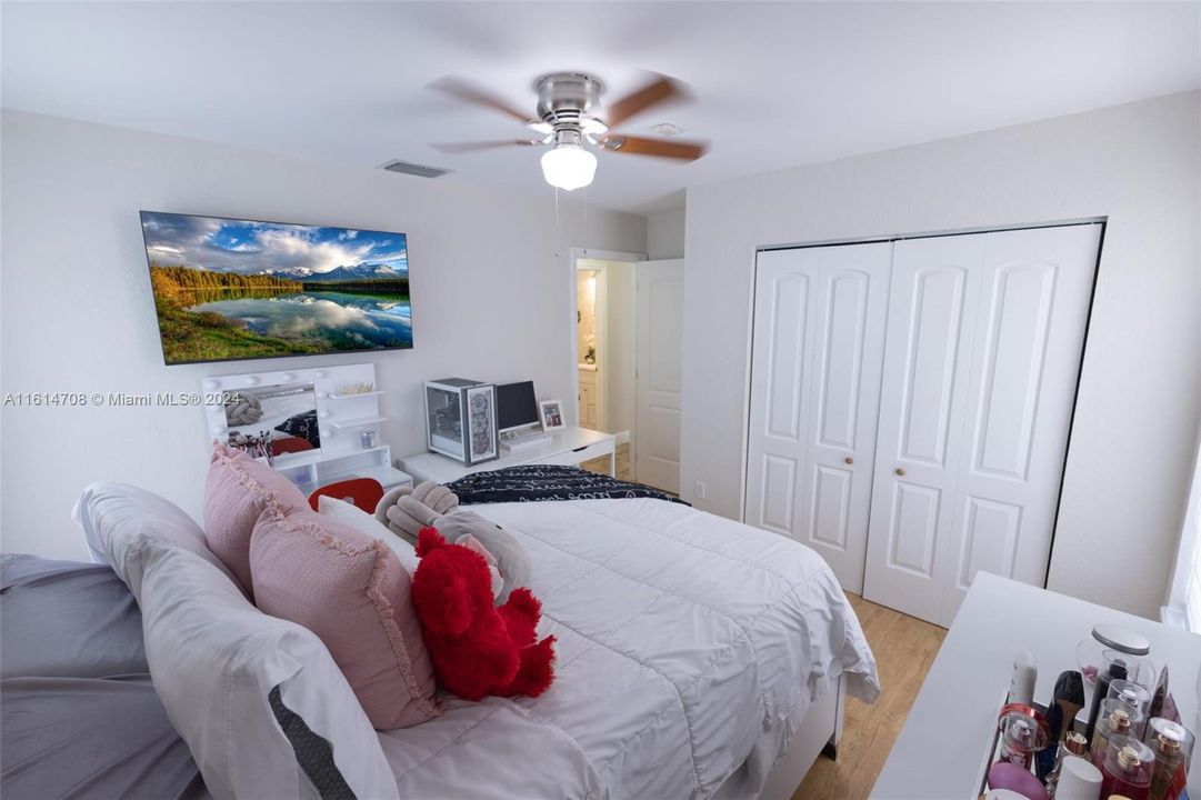 Active With Contract: $640,000 (3 beds, 2 baths, 1680 Square Feet)