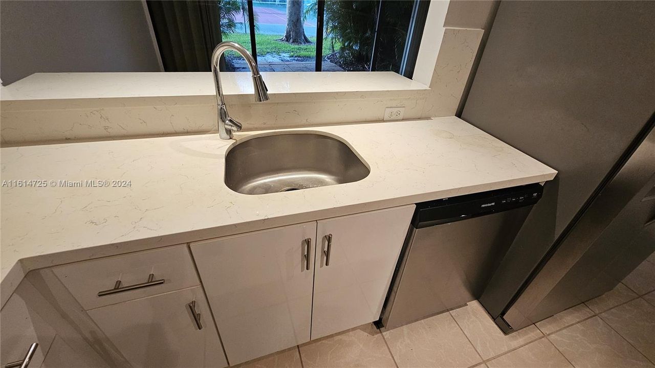 En Venta: $194,900 (1 camas, 1 baños, 740 Pies cuadrados)