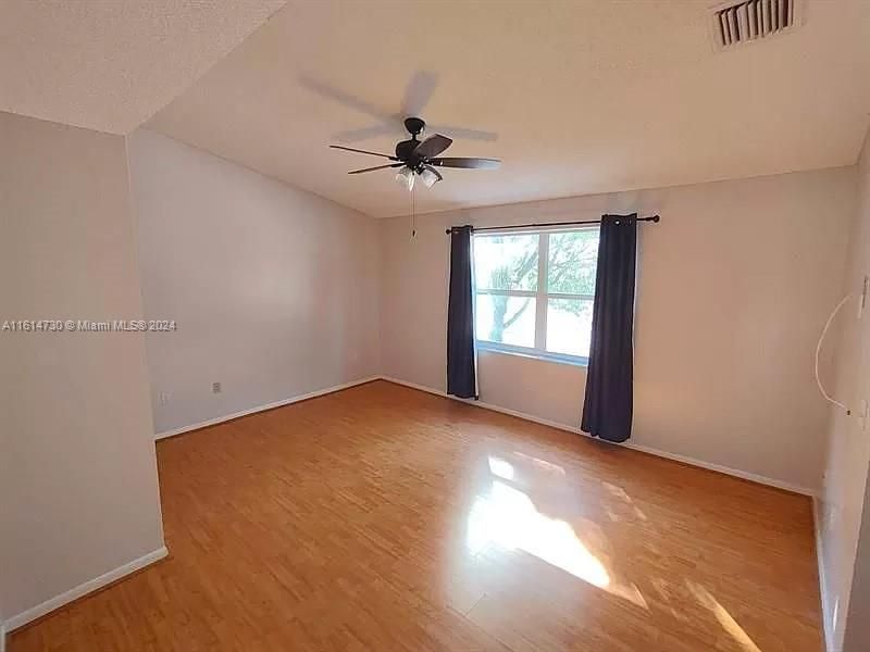 For Rent: $3,400 (3 beds, 2 baths, 1628 Square Feet)