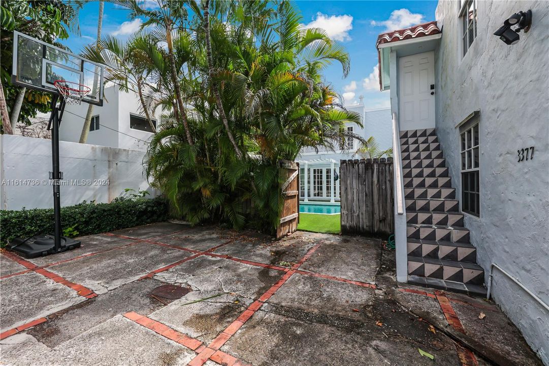 Entrance to Outside Bedroom and Bathroom