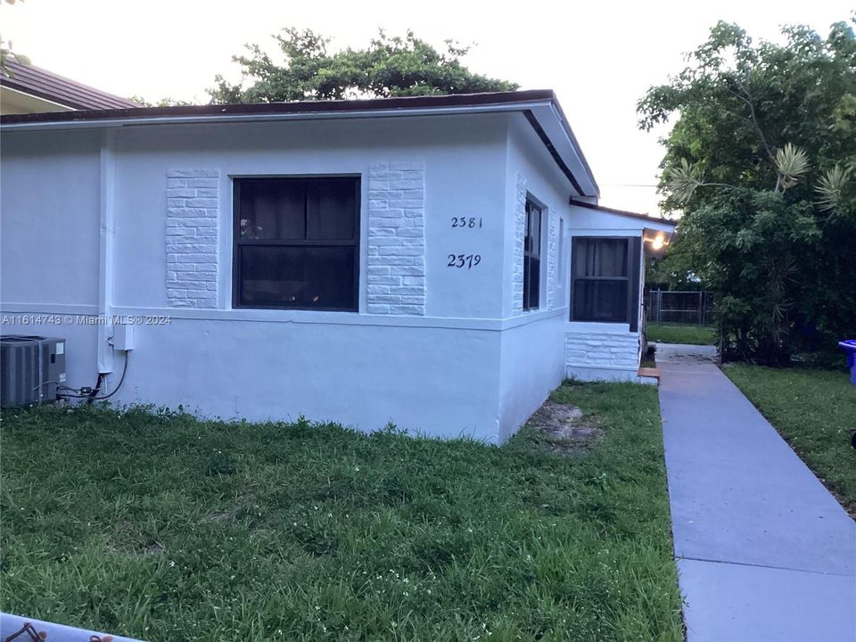 For Rent: $2,500 (2 beds, 2 baths, 1015 Square Feet)