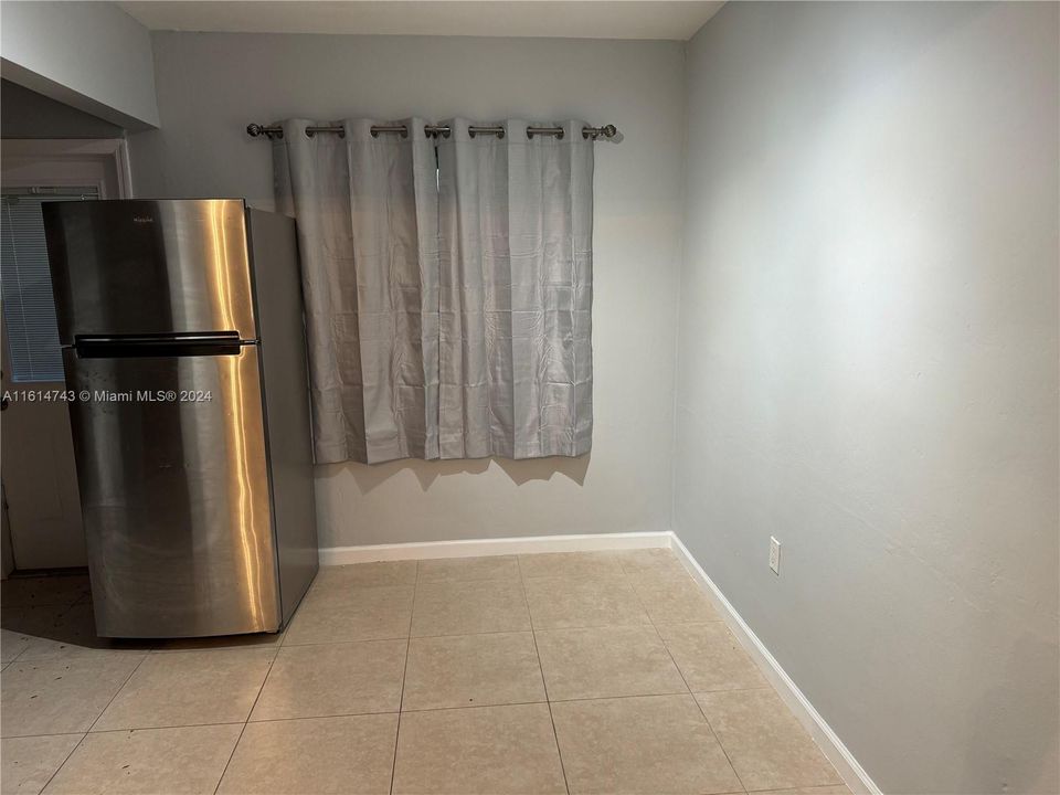 For Rent: $2,500 (2 beds, 2 baths, 1015 Square Feet)