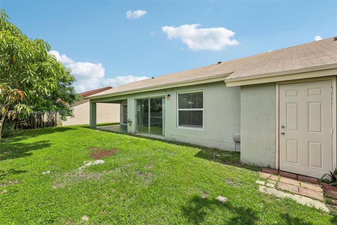 Active With Contract: $515,000 (3 beds, 2 baths, 1435 Square Feet)