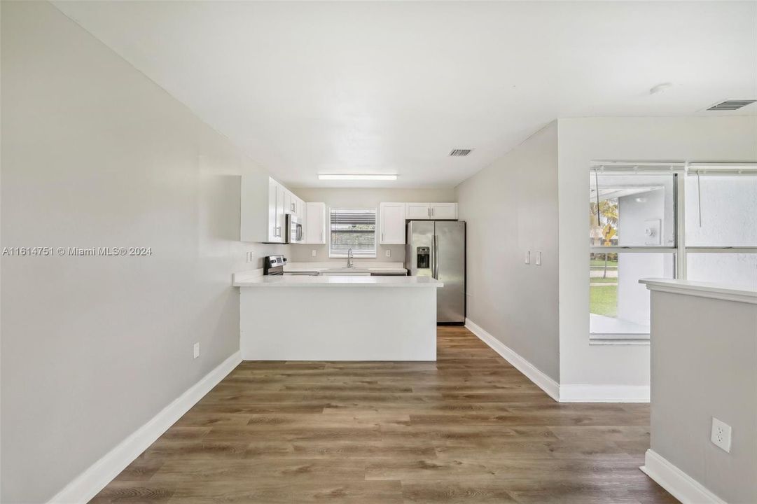 Active With Contract: $515,000 (3 beds, 2 baths, 1435 Square Feet)