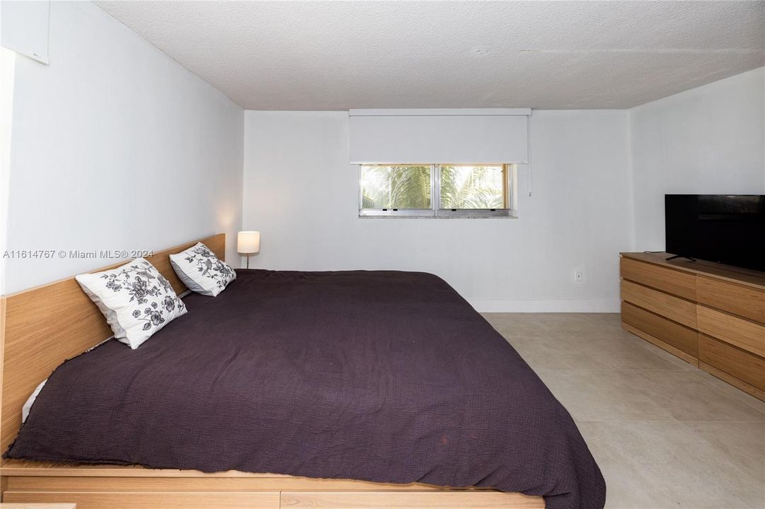 For Sale: $340,000 (2 beds, 2 baths, 1110 Square Feet)