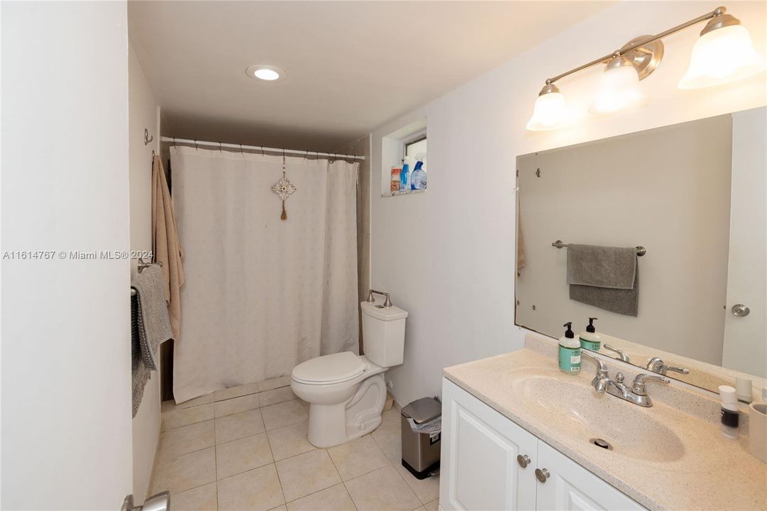 For Sale: $340,000 (2 beds, 2 baths, 1110 Square Feet)