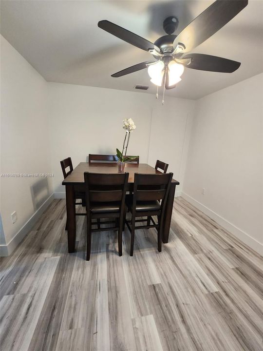 For Rent: $2,500 (2 beds, 1 baths, 2960 Square Feet)