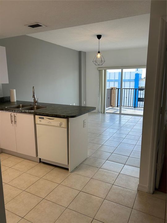 For Rent: $2,000 (1 beds, 1 baths, 530 Square Feet)