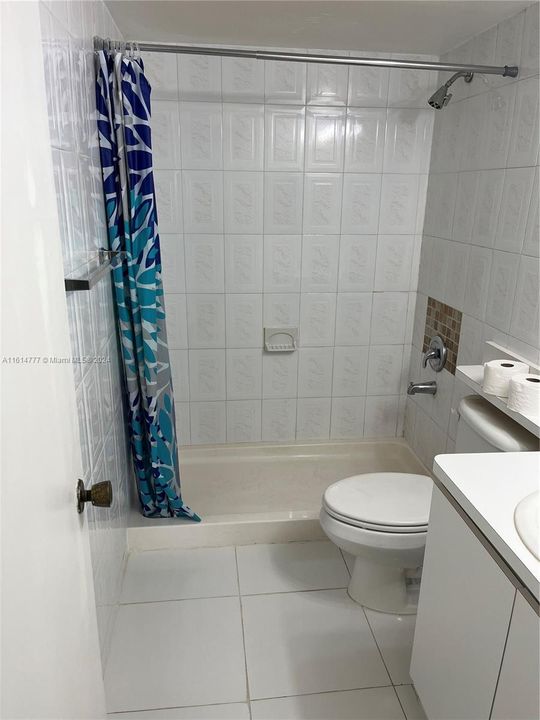 For Rent: $2,300 (2 beds, 2 baths, 747 Square Feet)