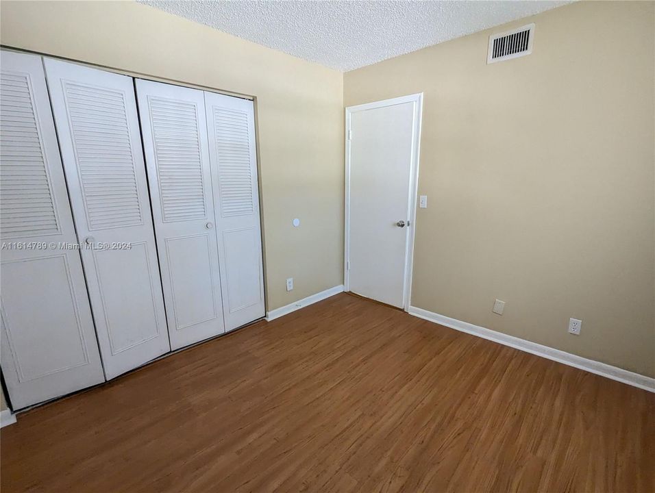 For Sale: $195,000 (2 beds, 2 baths, 768 Square Feet)