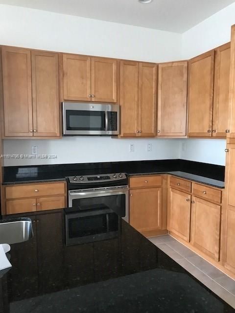 For Rent: $4,800 (5 beds, 3 baths, 2436 Square Feet)