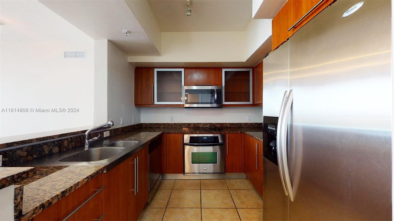 For Rent: $3,600 (2 beds, 2 baths, 1084 Square Feet)