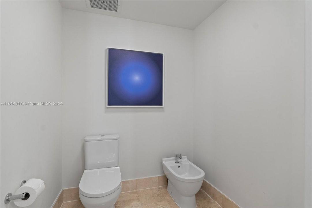 待售: $1,699,000 (1 贝兹, 2 浴室, 1002 平方英尺)