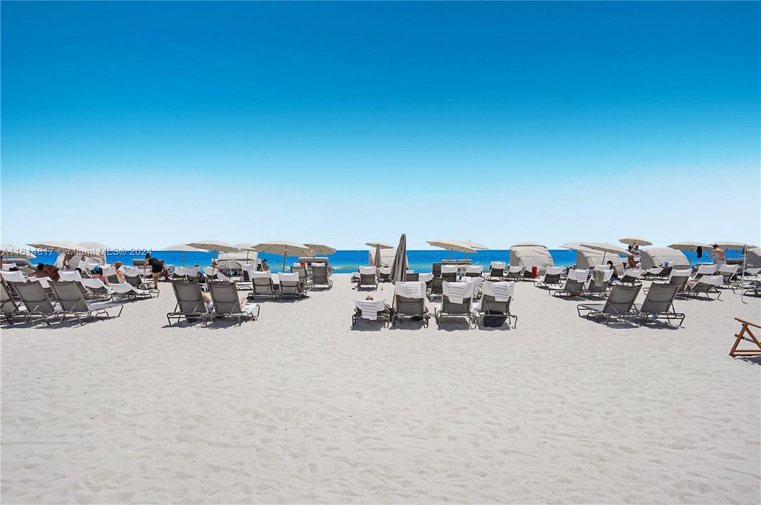 Beach loungechairs