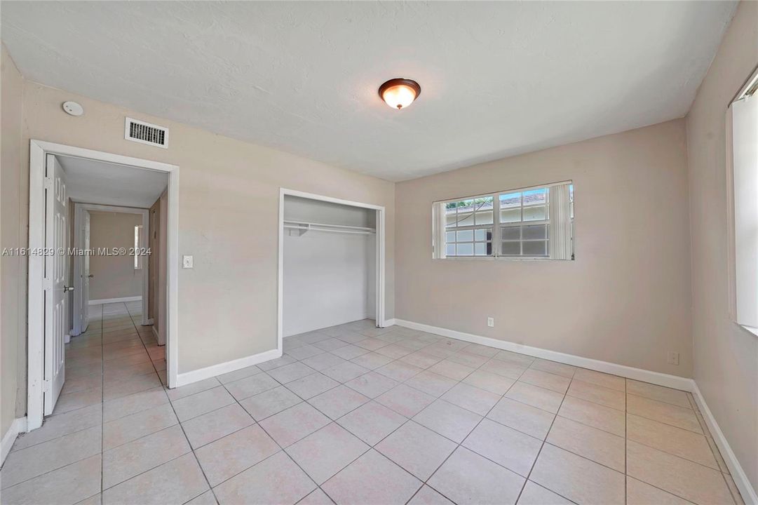 For Sale: $399,900 (3 beds, 2 baths, 1930 Square Feet)