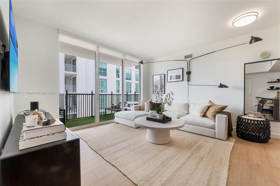 For Sale: $675,000 (2 beds, 2 baths, 970 Square Feet)