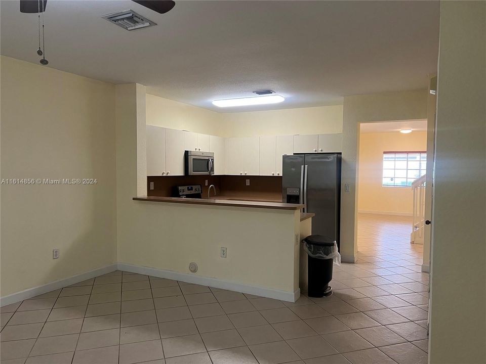 For Rent: $2,850 (3 beds, 2 baths, 1571 Square Feet)