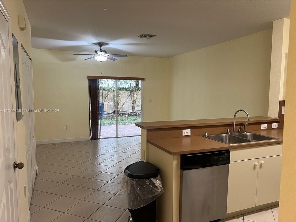 For Rent: $2,850 (3 beds, 2 baths, 1571 Square Feet)