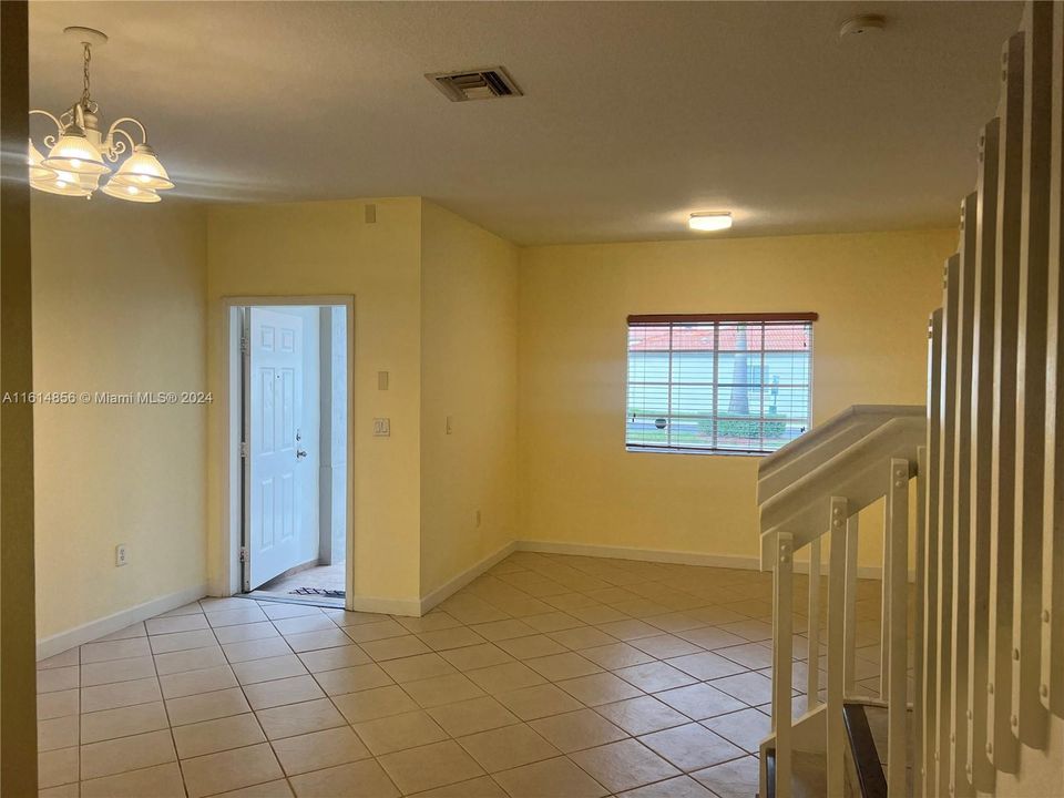 For Rent: $2,850 (3 beds, 2 baths, 1571 Square Feet)