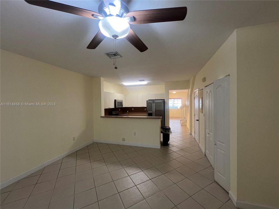 For Rent: $2,850 (3 beds, 2 baths, 1571 Square Feet)