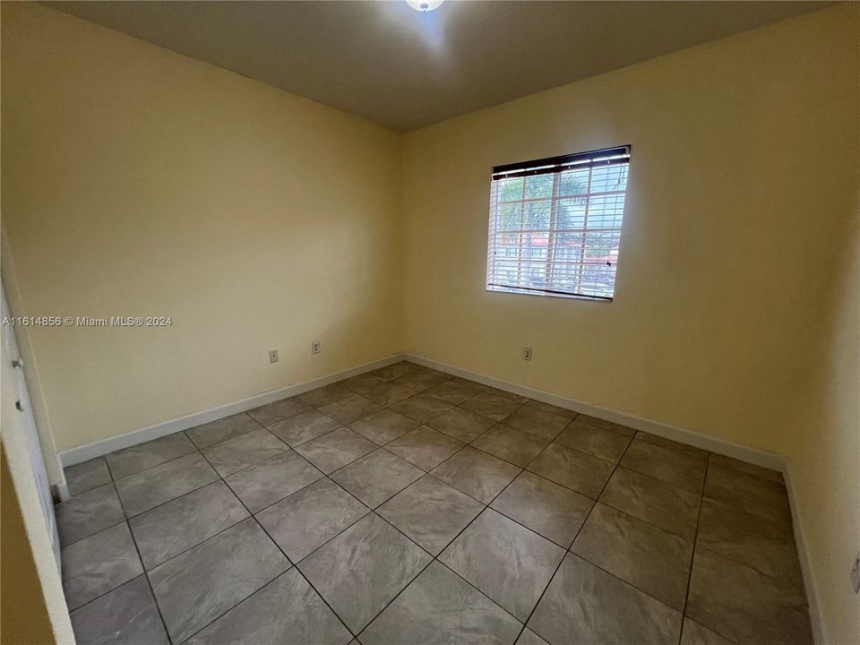 For Rent: $2,850 (3 beds, 2 baths, 1571 Square Feet)