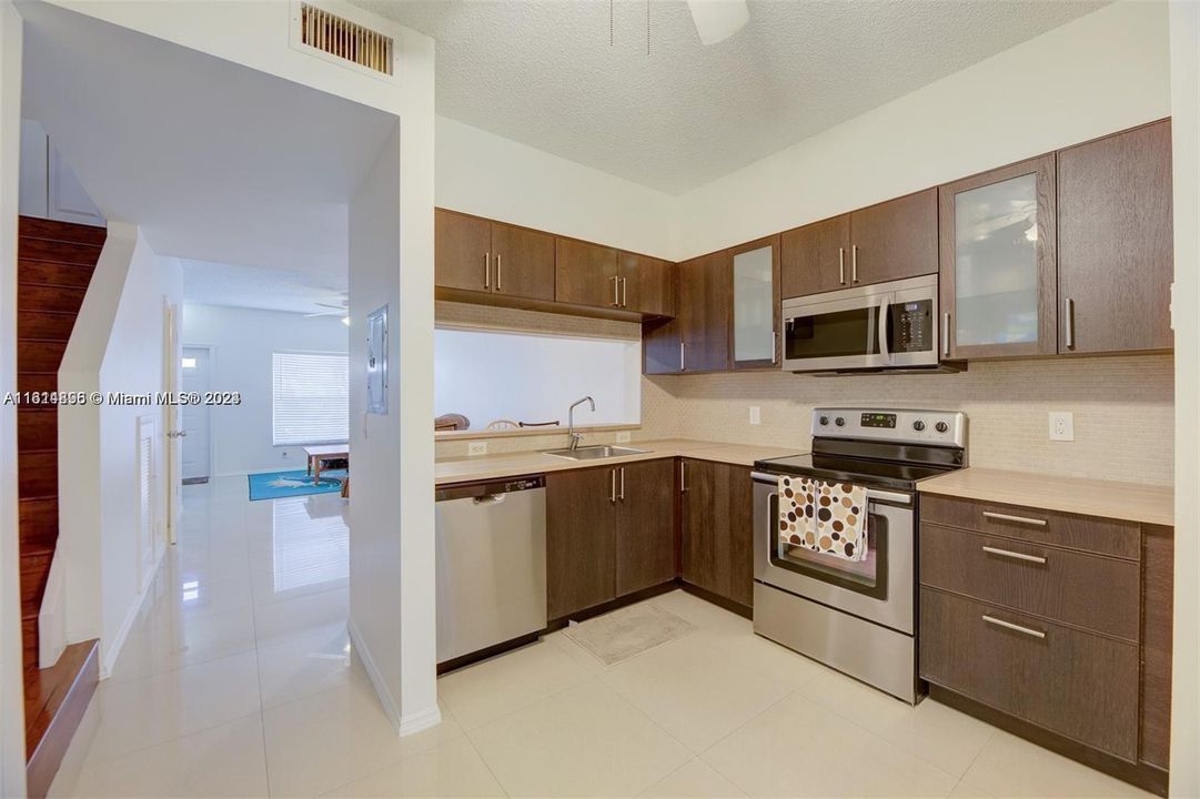 For Rent: $2,650 (2 beds, 2 baths, 1190 Square Feet)