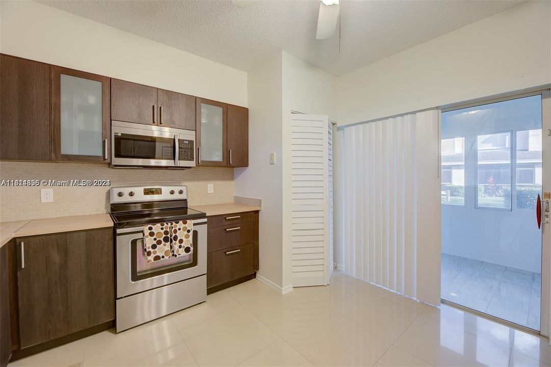 For Rent: $2,650 (2 beds, 2 baths, 1190 Square Feet)