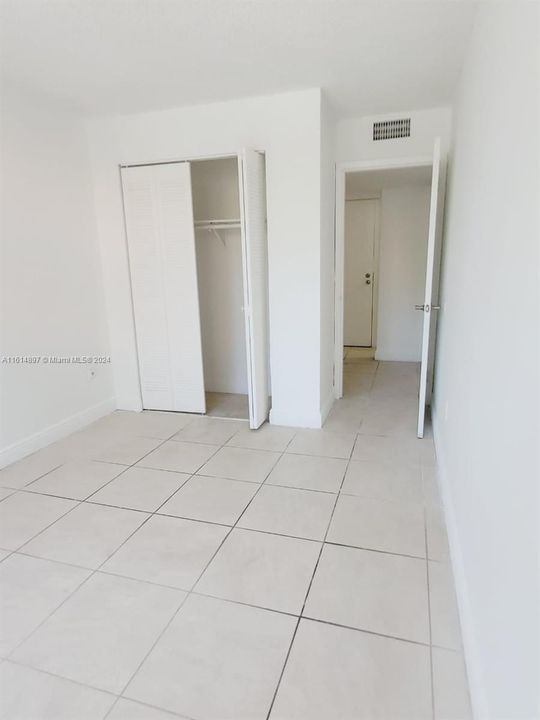 For Rent: $2,300 (2 beds, 2 baths, 895 Square Feet)