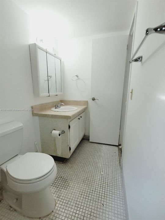 出租: $2,300 (2 贝兹, 2 浴室, 895 平方英尺)