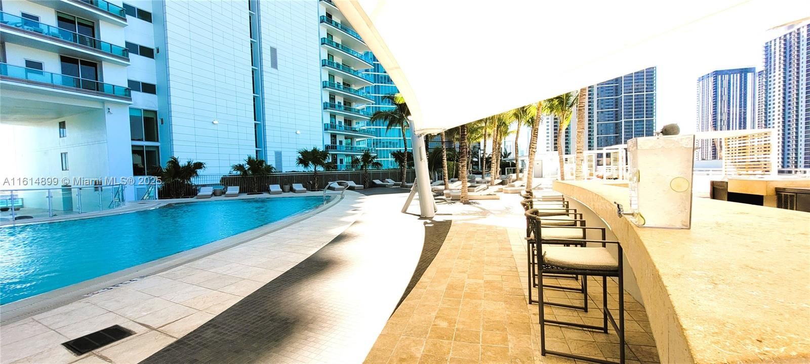 Recently Sold: $649,000 (1 beds, 2 baths, 912 Square Feet)