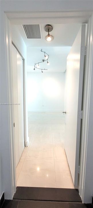 Recently Sold: $649,000 (1 beds, 2 baths, 912 Square Feet)