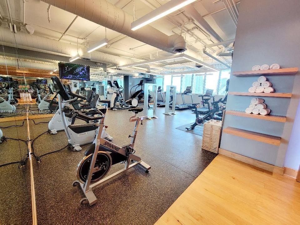 Recently Sold: $649,000 (1 beds, 2 baths, 912 Square Feet)